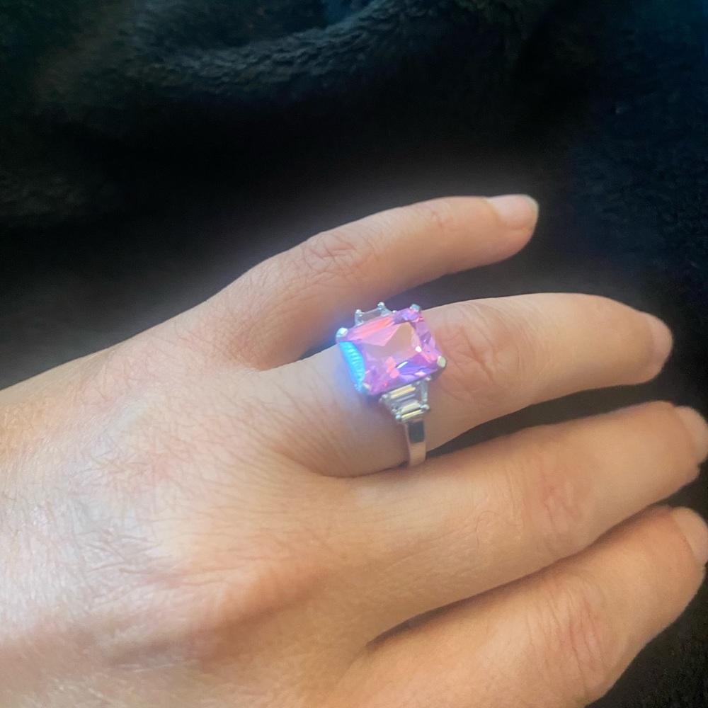 White solid 14 K gold pink and white sapphire ring. Size 7. Lovely 🦋🦋🦋 - Picture 2 of 7
